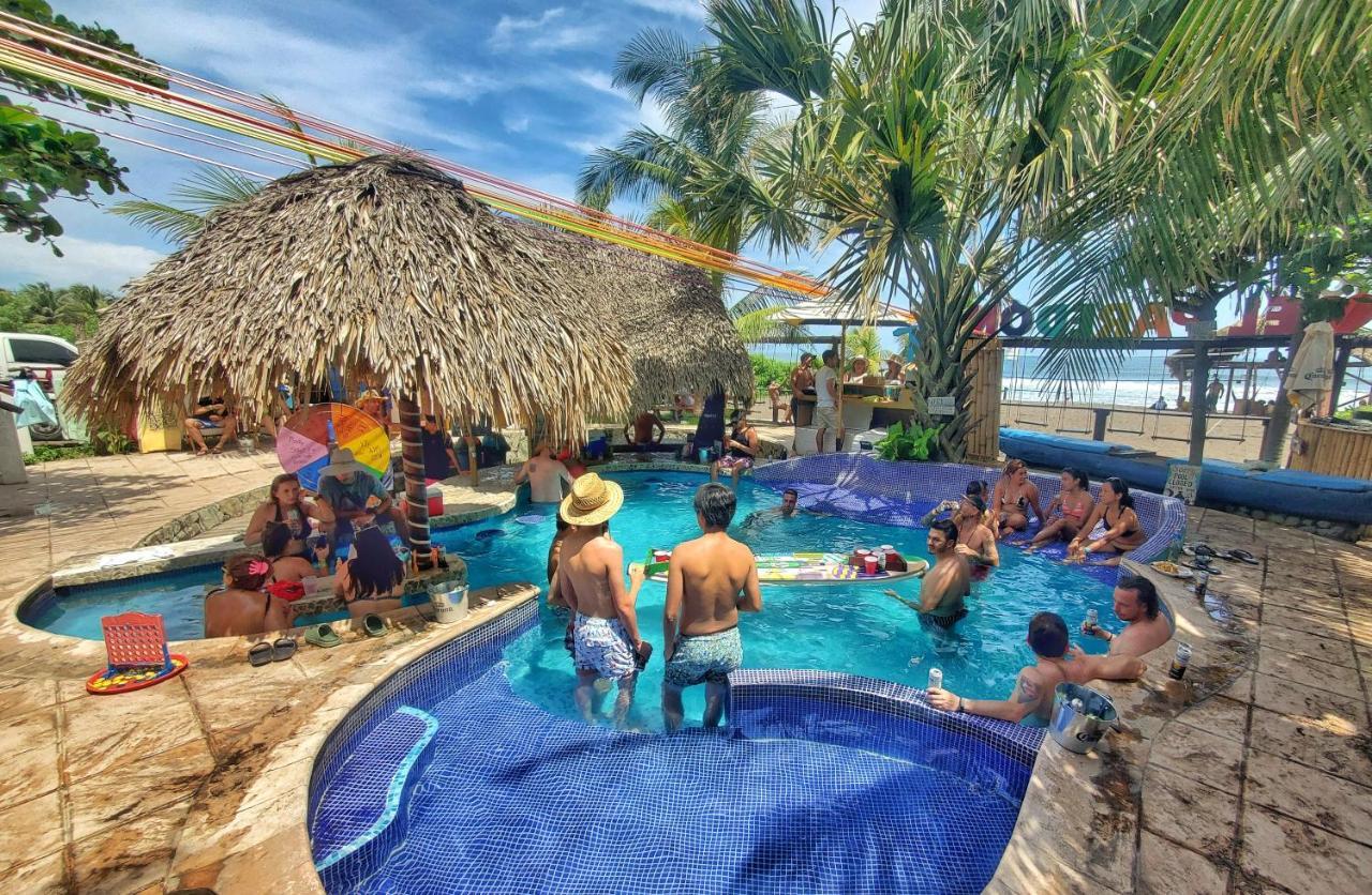 The Driftwood Surfer Beachfront Hostel / Restaurant / Bar, El Paredon El Paredon Buena Vista Bagian luar foto